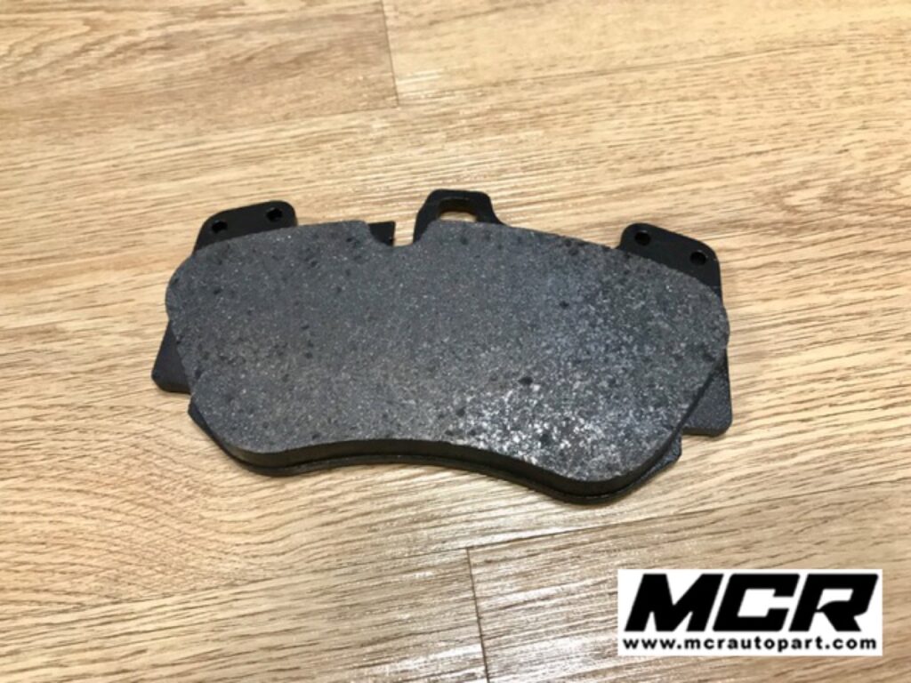 ผ้าเบรคหน้า Audi R8 V10 อะไหล่แท้ จาก MCR Autoparts