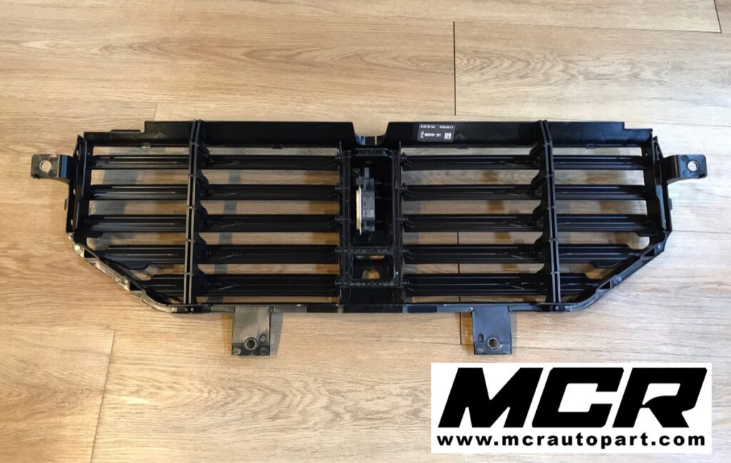 ตะแกรงกันชนกลาง Porsche Cayenne 958 FACELIFT 2016 อะไหล่แท้ จาก MCR Autoparts