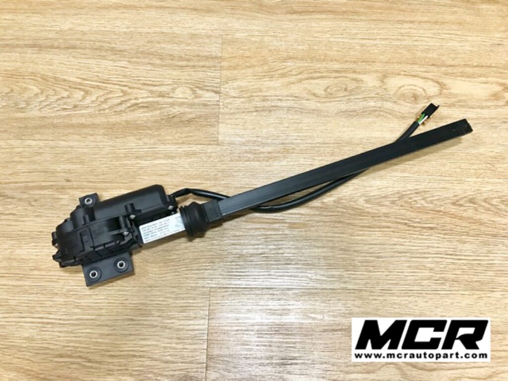 มอเตอร์ม่านประตูหลัง Porsche Cayenne Hybr id Diesel Turbo อะไหล่แท้ จาก MCR Autoparts