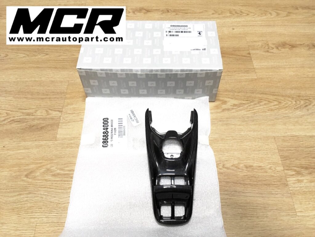 แผง Carbon Ferrari 488 อะไหล่แท้ จาก MCR Autoparts