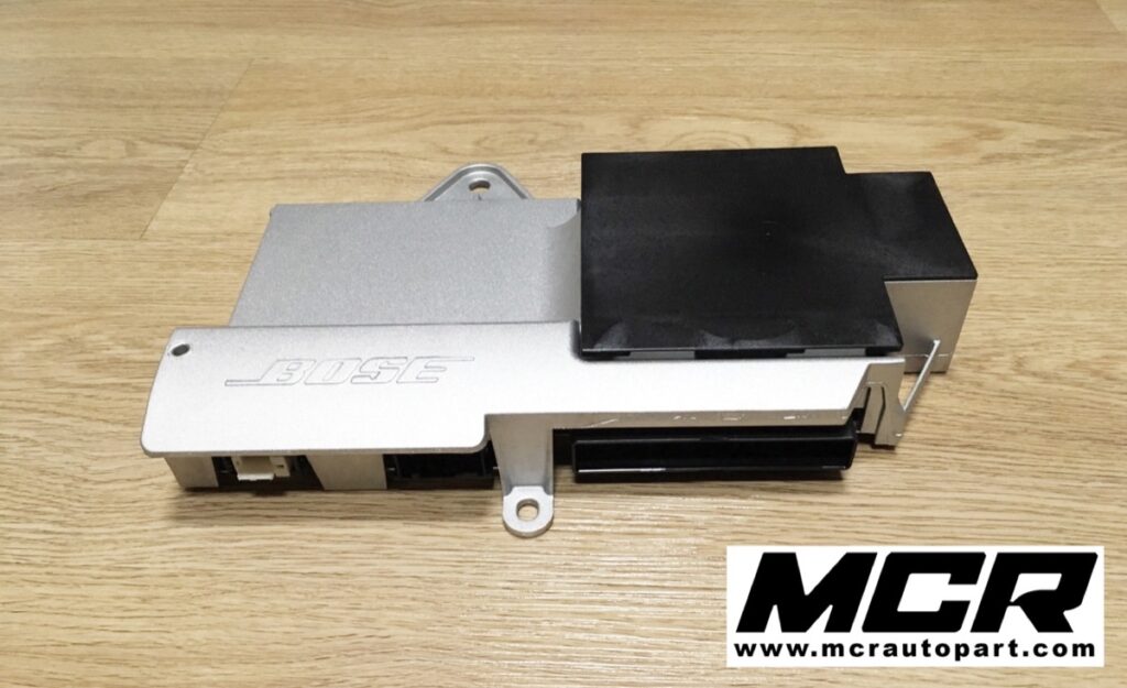 กล่อง amp ยี่ห้อ BOSE สำหรับ Porsche Cayenne958 อะไหล่แท้ จาก MCR Autoparts