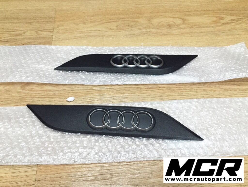 โลโก้ตรงฝาเครือง Audi R8 อะไหล่แท้ จาก MCR Autoparts