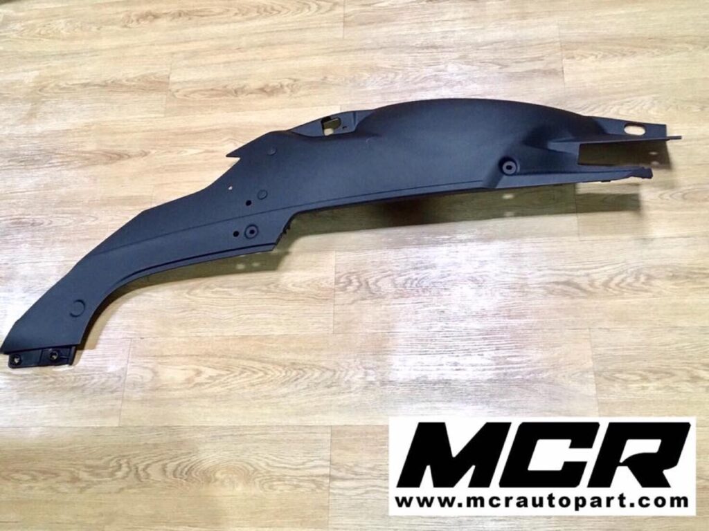 แผ่นพลาสติกครอบซุ้มล้อ Audi R8 อะไหล่แท้ จาก MCR Autoparts