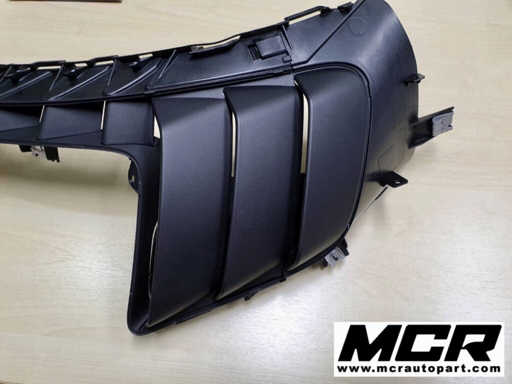 ช่องลมบังโคลนหน้า Porsche 991.2 GT3 RS อะไหล่แท้ จาก MCR Autoparts