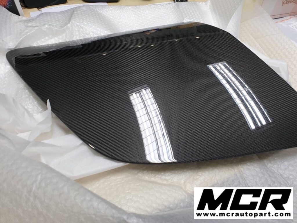 แผงข้าง carbon audi r8 2019 อะไหล่แท้ จาก MCR Autoparts