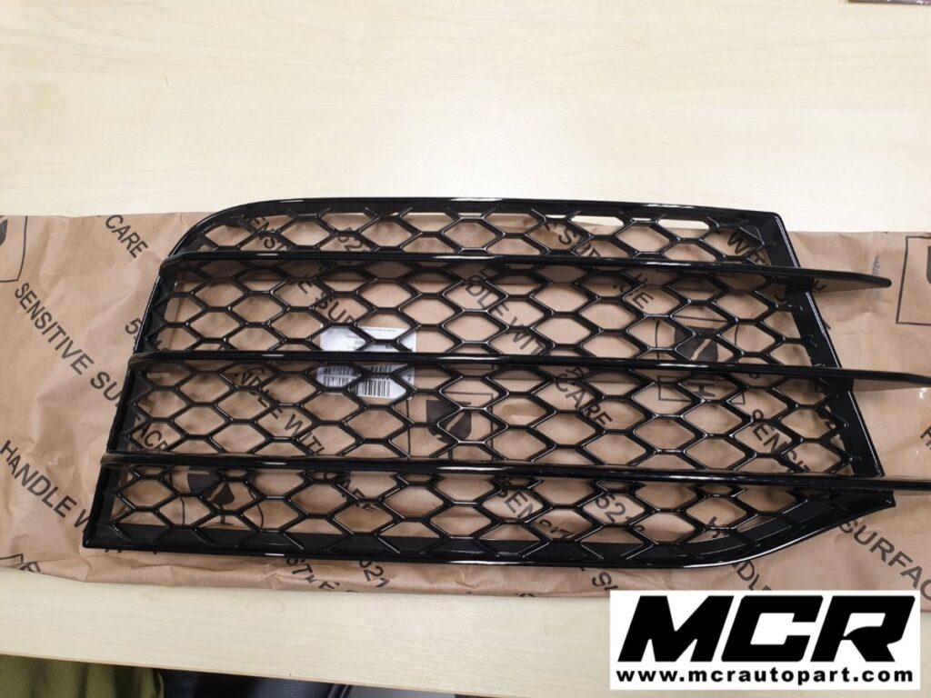 ตะแกรงกันชนหน้า Audi TTS อะไหล่แท้ จาก MCR Autoparts