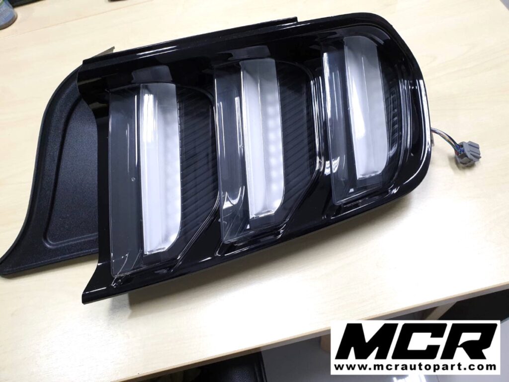 ไฟท้าย Ford Mustang Ecoboost 2.3 อะไหล่แท้ จาก MCR Autoparts
