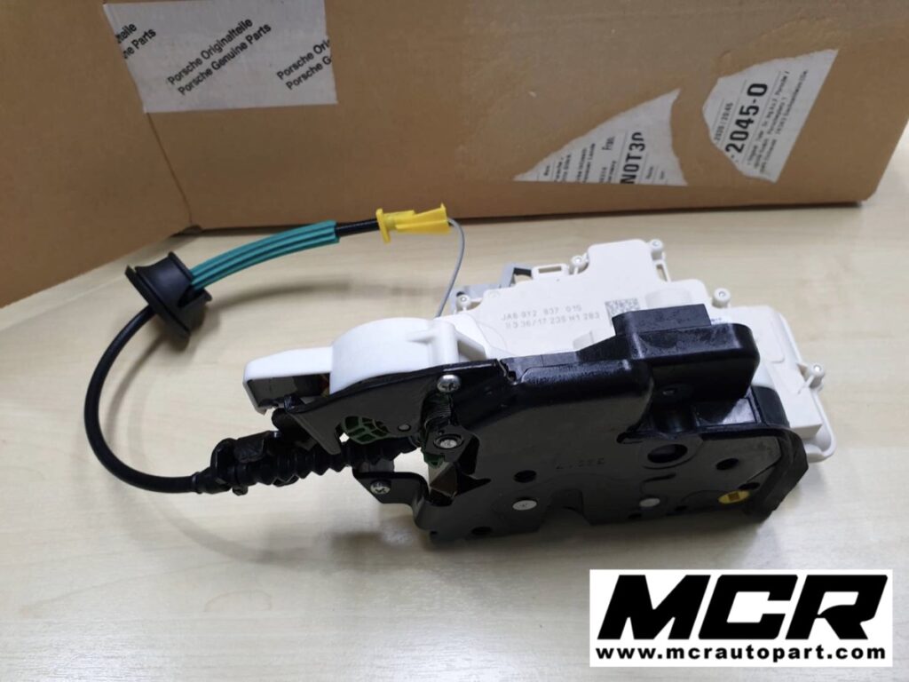 กลอนประตู Porsche Cayenne 958.3 2019 model อะไหล่แท้ จาก MCR Autoparts