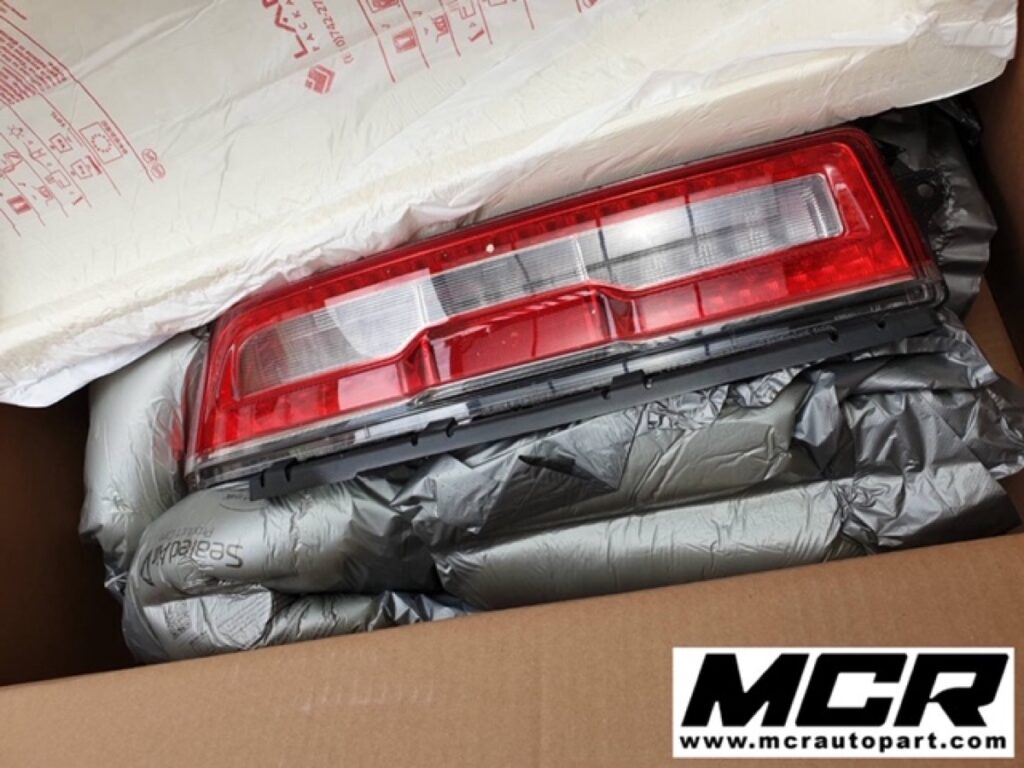 ไฟท้าย Chevrolet Camaro 2018 อะไหล่แท้ จาก MCR Autoparts