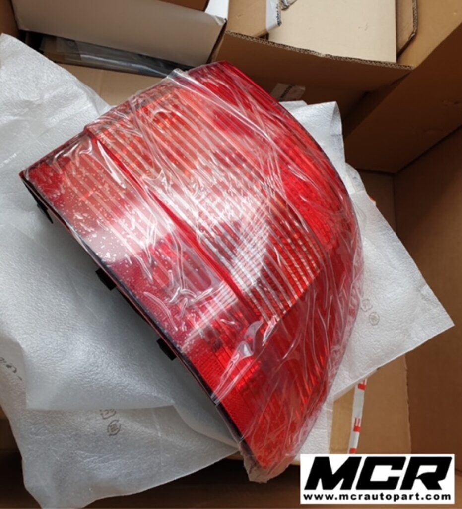 ไฟท้าย Porsche Cayenne 955 อะไหล่แท้ จาก MCR Autoparts