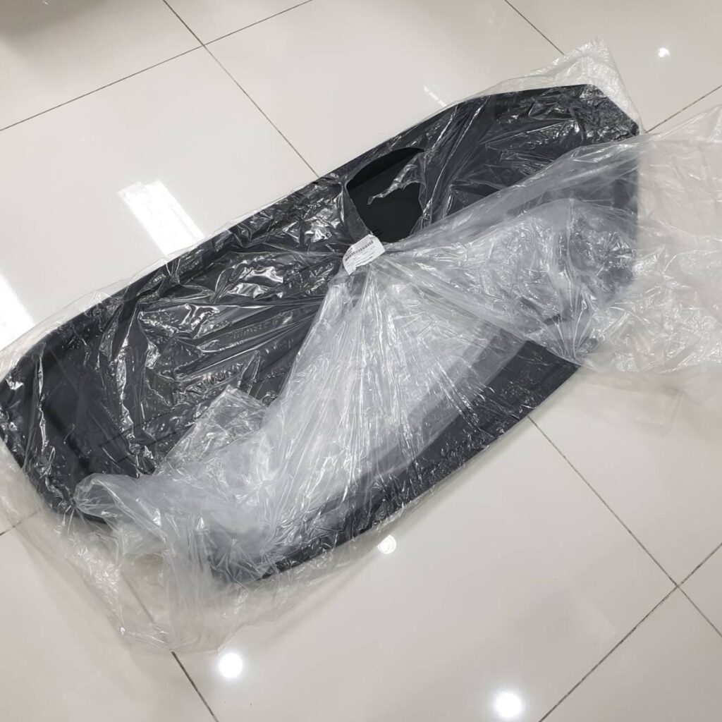 พรม/ถาดรองท้ายรถ Porsche Cayman 981 อะไหล่แท้ จาก MCR Autoparts