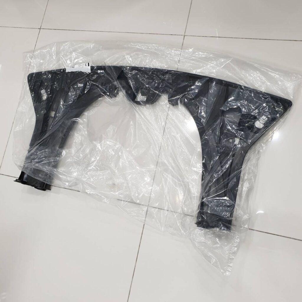 แผ่นใต้เครื่อง Porsche Taycan อะไหล่แท้ จาก MCR Autoparts