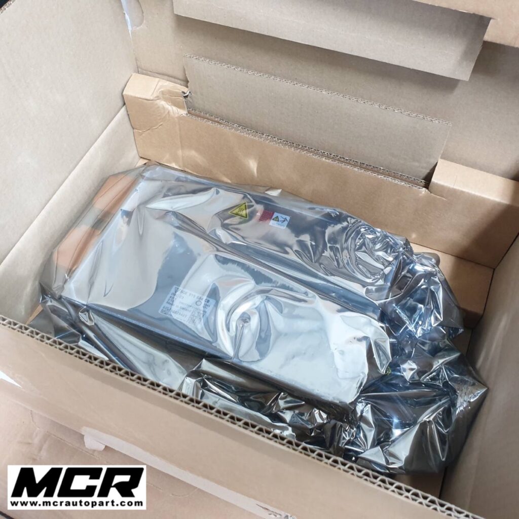 กล่องชาร์จเจอร์ Porsche Panamera 971 2021 model อะไหล่แท้ จาก MCR Autoparts