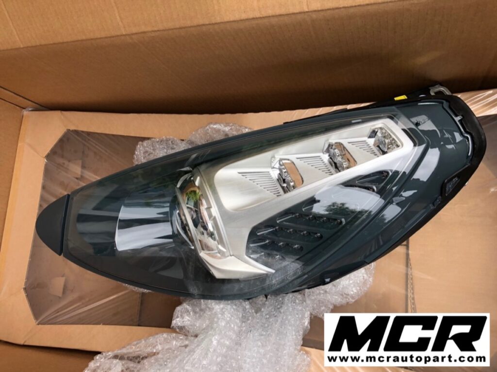 ไฟหน้า Ferrari California อะไหล่แท้ จาก MCR Autoparts