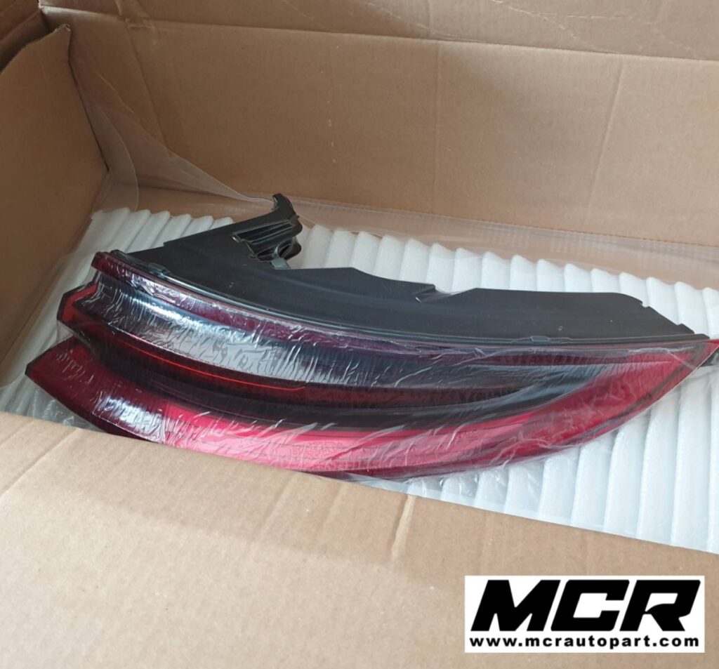 ไฟท้าย Porsche Panamera 971 2021 model อะไหล่แท้ จาก MCR Autoparts