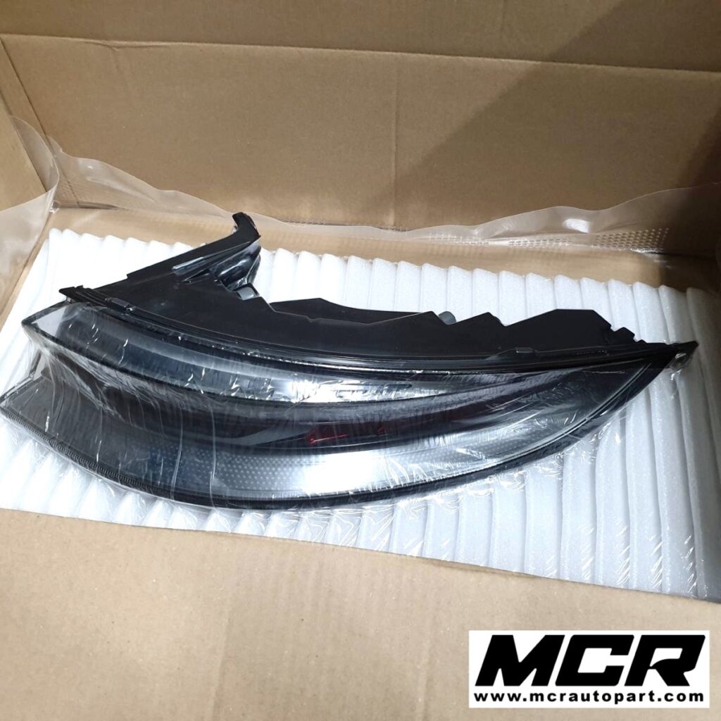 ไฟท้าย Porsche Panamera 973 2022 model อะไหล่แท้ จาก MCR Autoparts