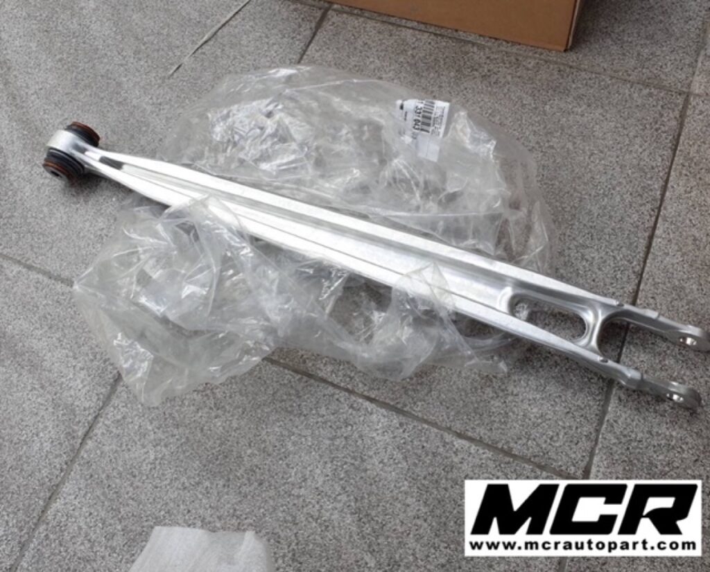 ปีกนกหลัง Porsche Cayman Boxster 981 อะไหล่แท้ จาก MCR Autoparts