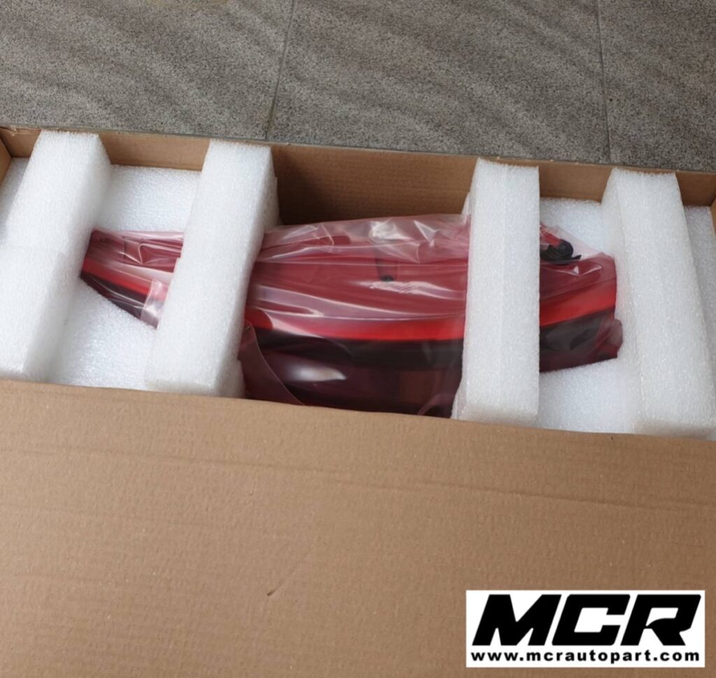 ไฟท้าย Porsche Carrera 991.2 อะไหล่แท้ จาก MCR Autoparts