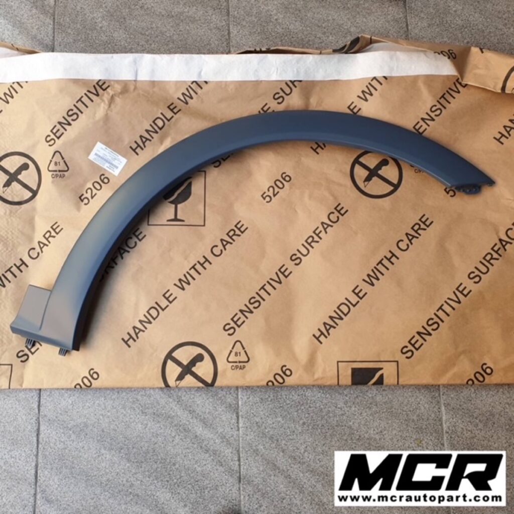 คิ้วบังโคลนหน้า Porsche Cayenne E3 Sport Package อะไหล่แท้ จาก MCR Autoparts