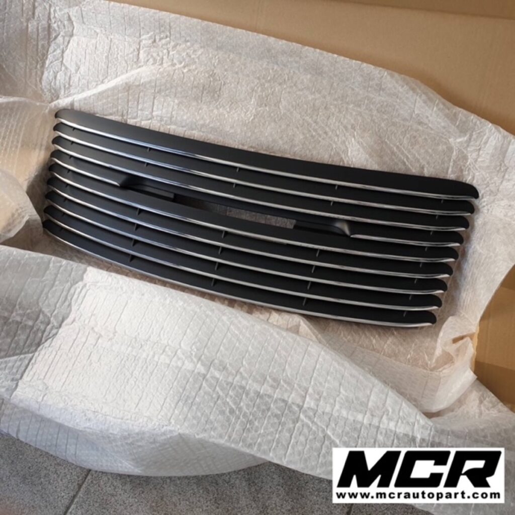 ตะแกรงฝาท้าย Porsche 991 50 th อะไหล่แท้ จาก MCR Autoparts