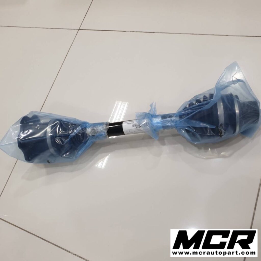 เพลาขับ Porsche Macan 2022 model อะไหล่แท้ จาก MCR Autoparts