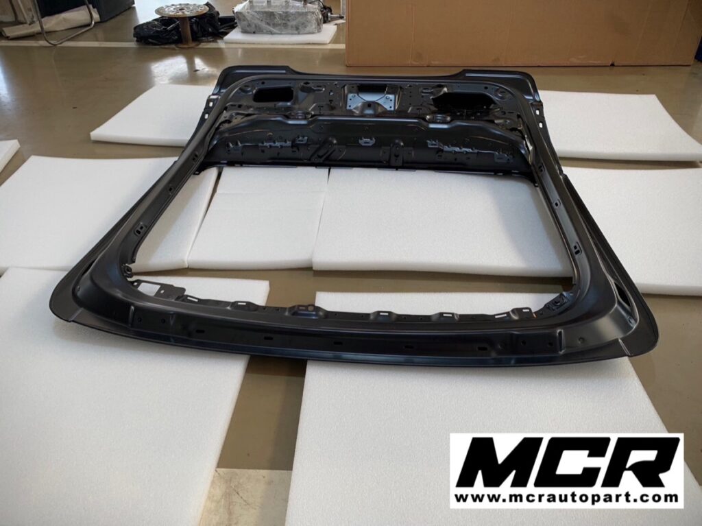 ฝาท้าย Porsche Panamera 971 อะไหล่แท้ จาก MCR Autoparts