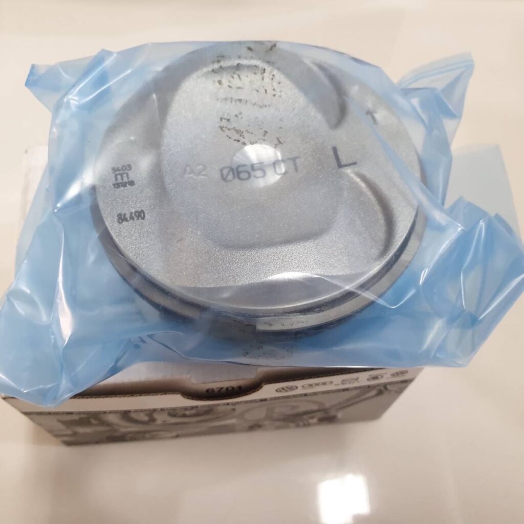 ลูกสูบ Audi R8 อะไหล่แท้ จาก MCR Autoparts