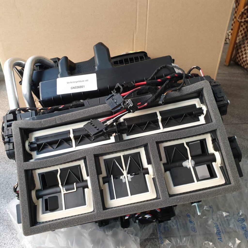 ตู้แอร์ Porsche 718 อะไหล่แท้ จาก MCR Autoparts