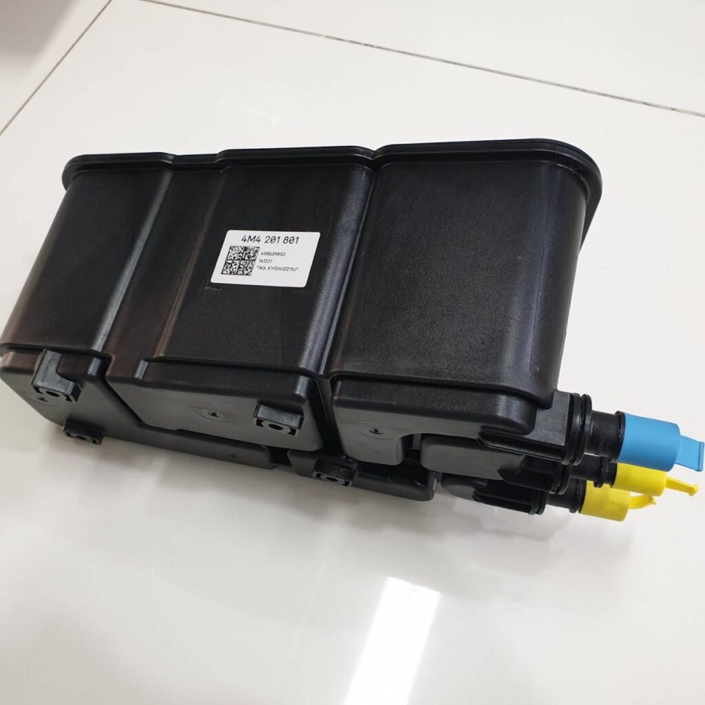 ถังชาโคล Porsche Panamera 2019 model อะไหล่แท้ จาก MCR Autoparts