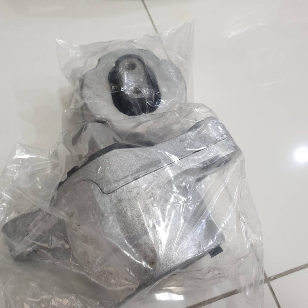 แท่นเครื่อง Maserati Levante อะไหล่แท้ จาก MCR Autoparts