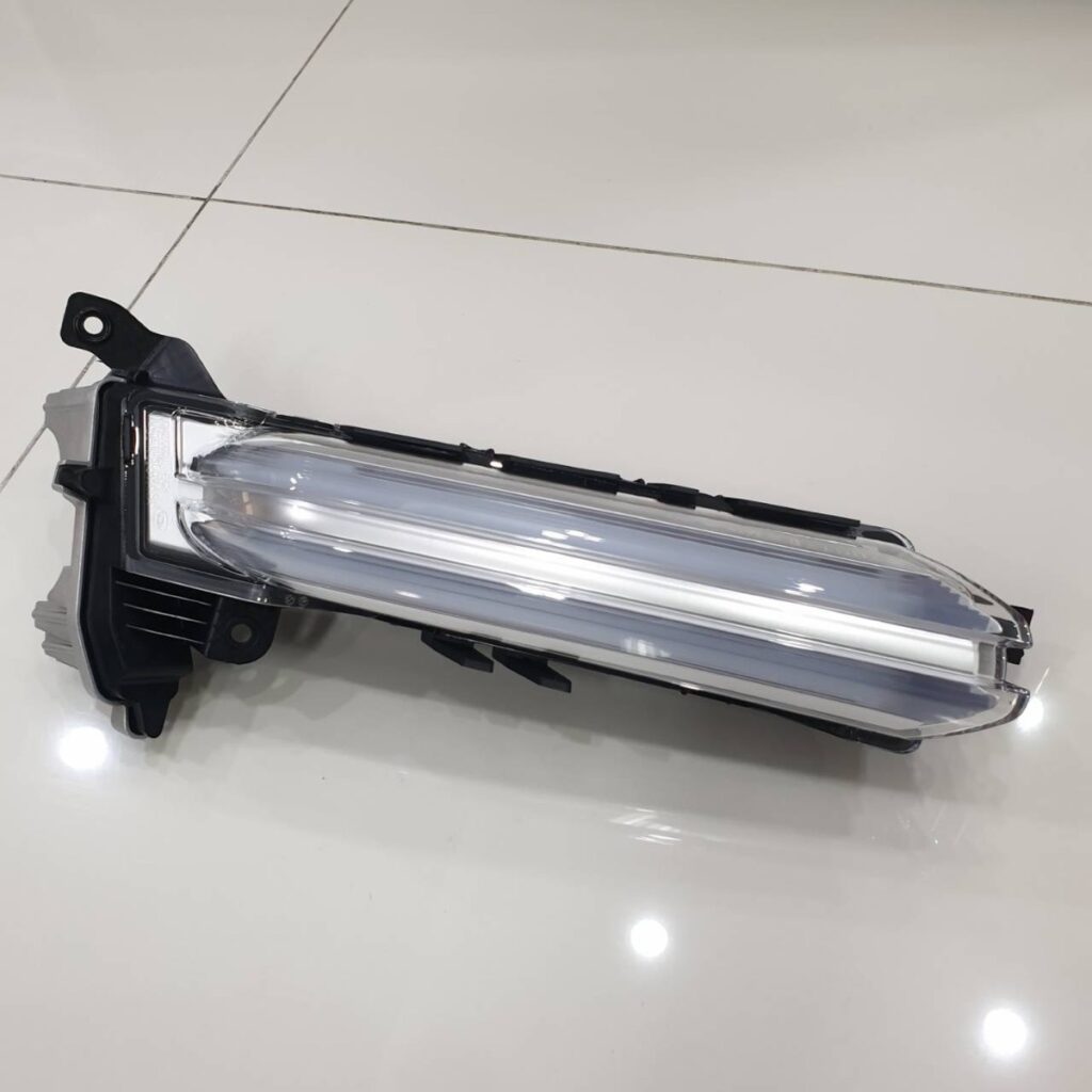 ไฟ Daylight Porsche Panamera 971 อะไหล่แท้ จาก MCR Autoparts