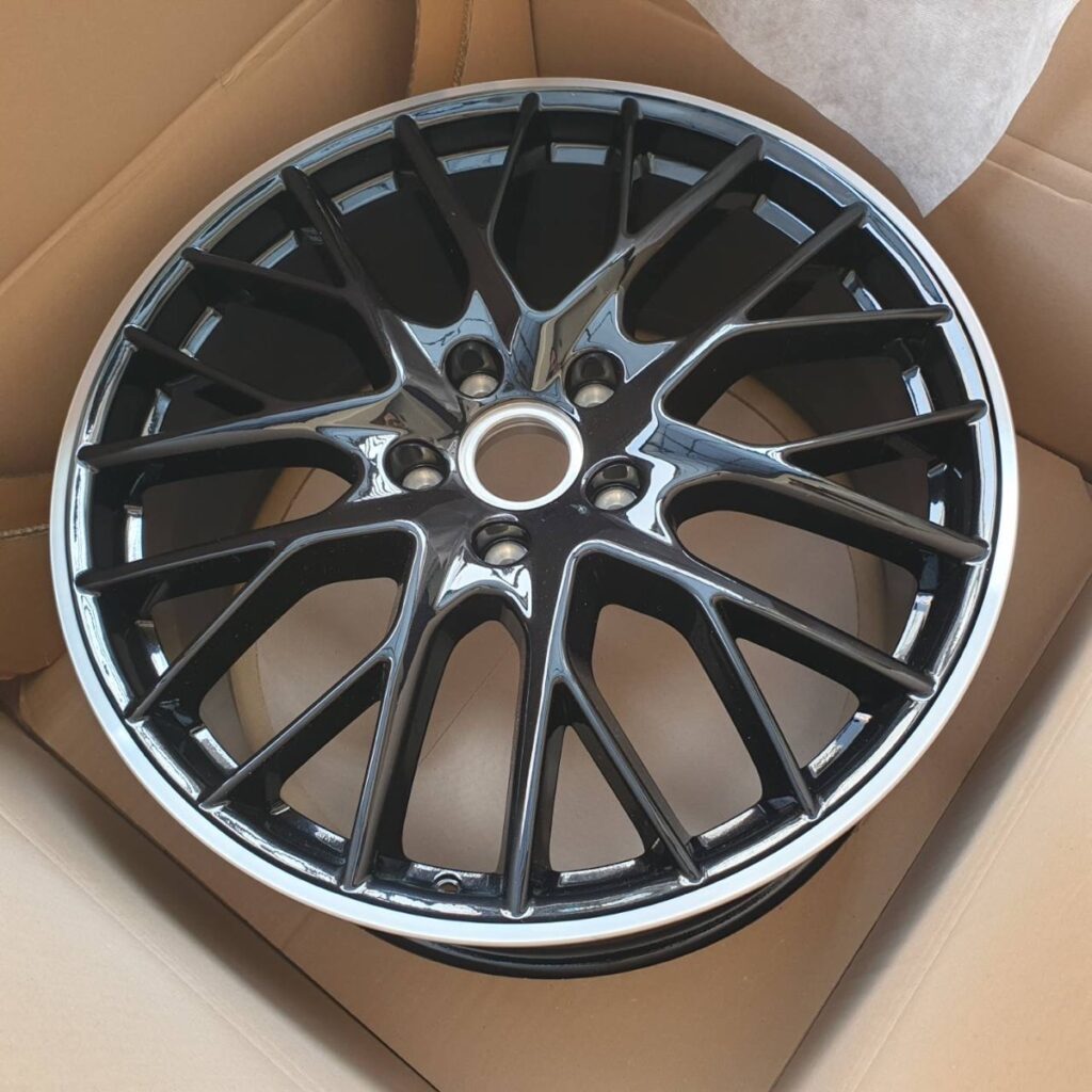 ล้อแม็ก Porsche Panamera 971 2022 model อะไหล่แท้ จาก MCR Autoparts