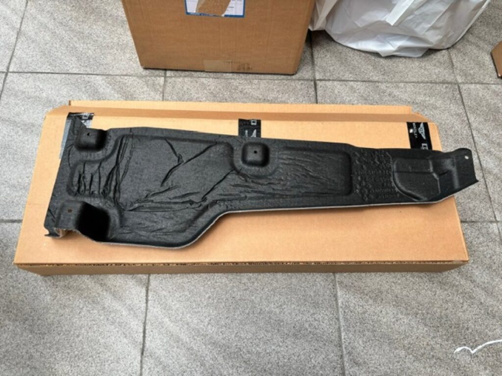 แผ่นปิดใต้ท้อง Bentley Continental GT 2024 model อะไหล่แท้ จาก MCR Autoparts