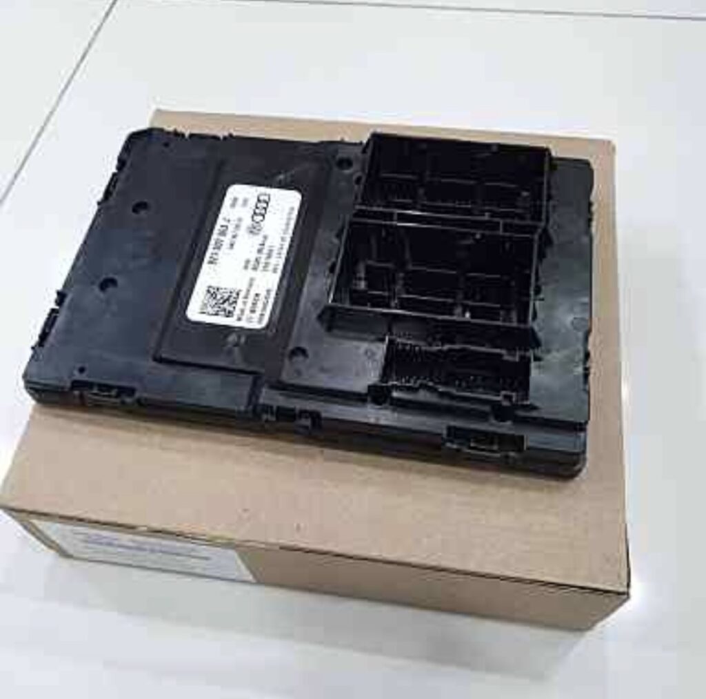 กล่อง Front Porsche Cayenne E3, Panamera 971 อะไหล่แท้ จาก MCR Autoparts