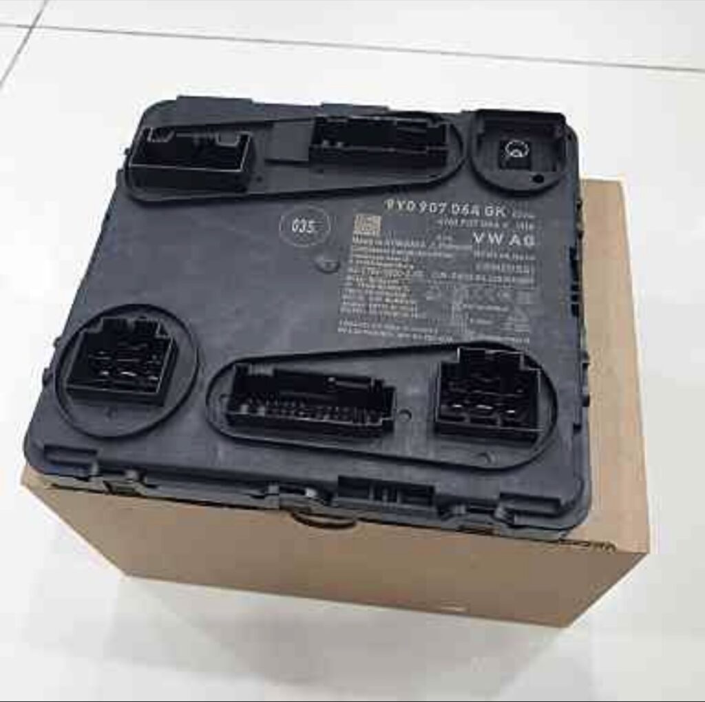 กล่อง Rear Porsche Cayenne E3 อะไหล่แท้ จาก MCR Autoparts