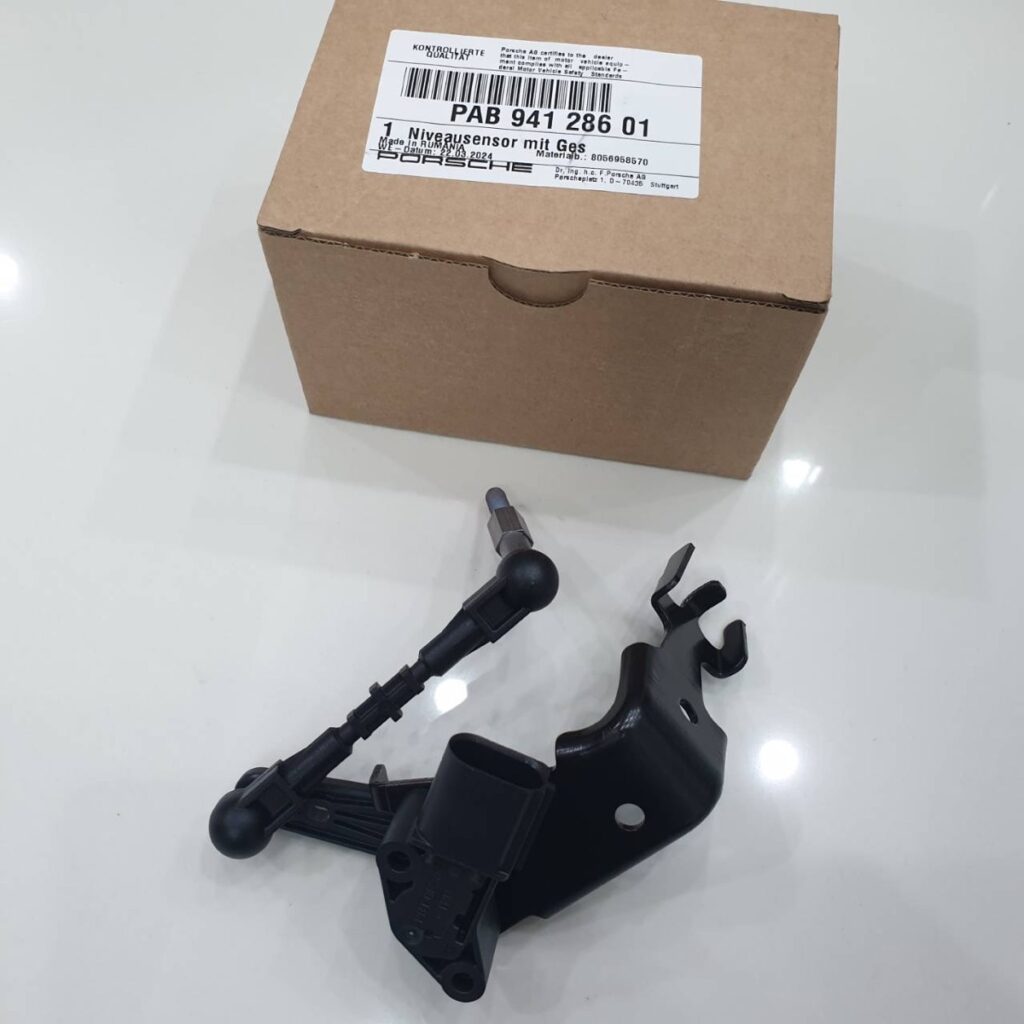 Level Sensor Porsche Cayenne E3, 9Y 2022 model อะไหล่แท้ จาก MCR Autoparts
