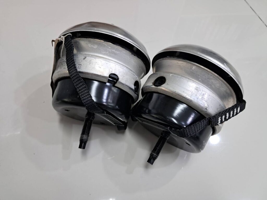 ยางแท่นเกียร์ Aston Martin DB9 อะไหล่แท้ จาก MCR Autoparts
