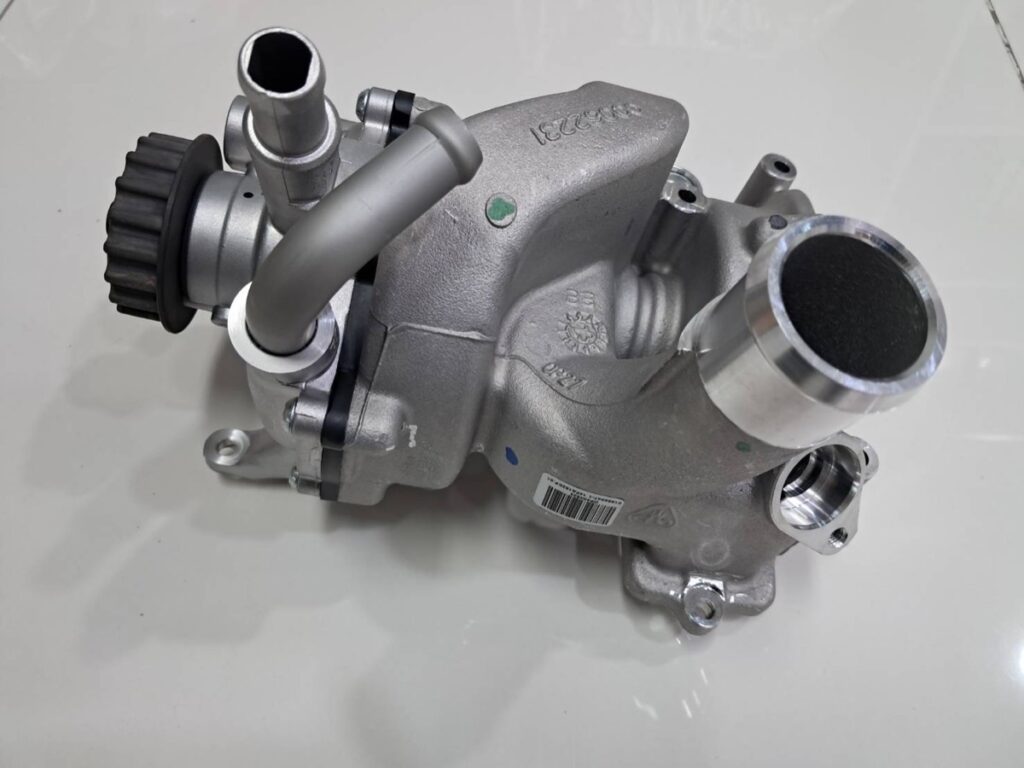 ปั๊มน้ำ McLaren MP4 อะไหล่แท้ จาก MCR Autoparts