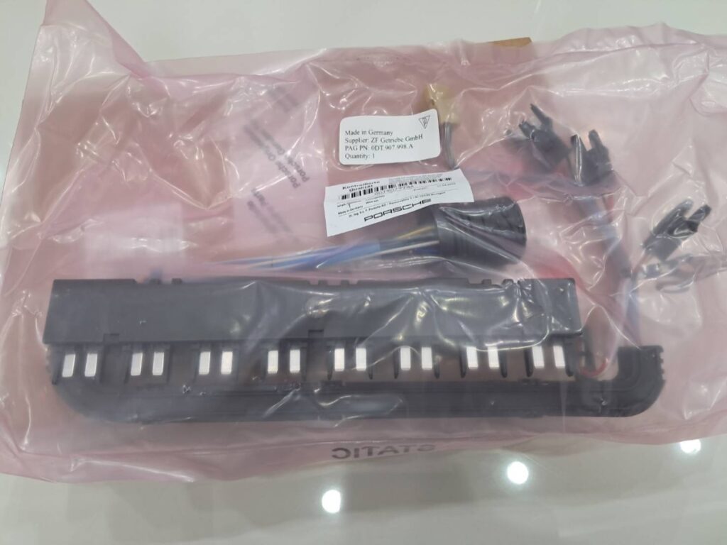 สายไฟเกียร์ Porsche Carrera 992 อะไหล่แท้ จาก MCR Autoparts