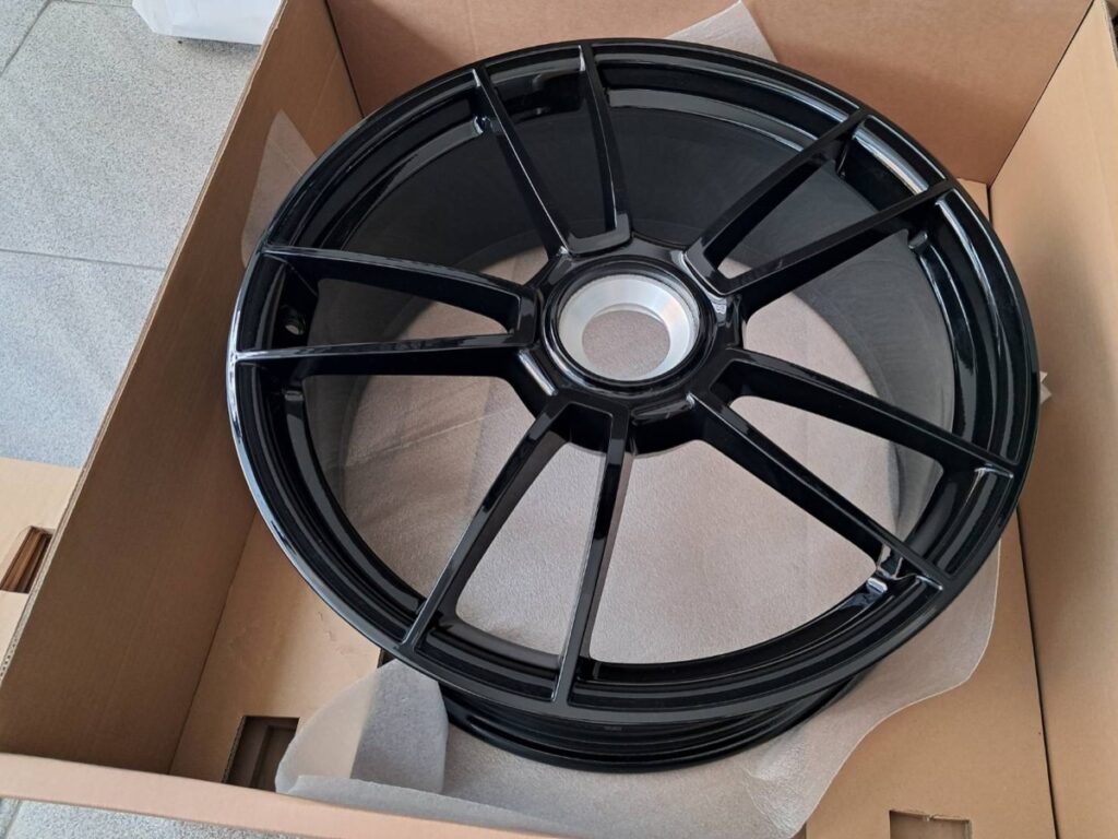 ล้อแม็ก Porsche Carrera 992 GTS อะไหล่แท้ จาก MCR Autoparts