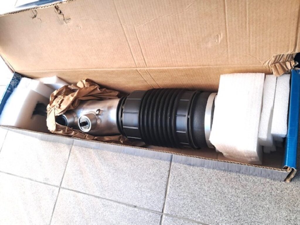 โช๊คถังลม OEM Porsche 971 Panamera 2022 model อะไหล่แท้ จาก MCR Autoparts