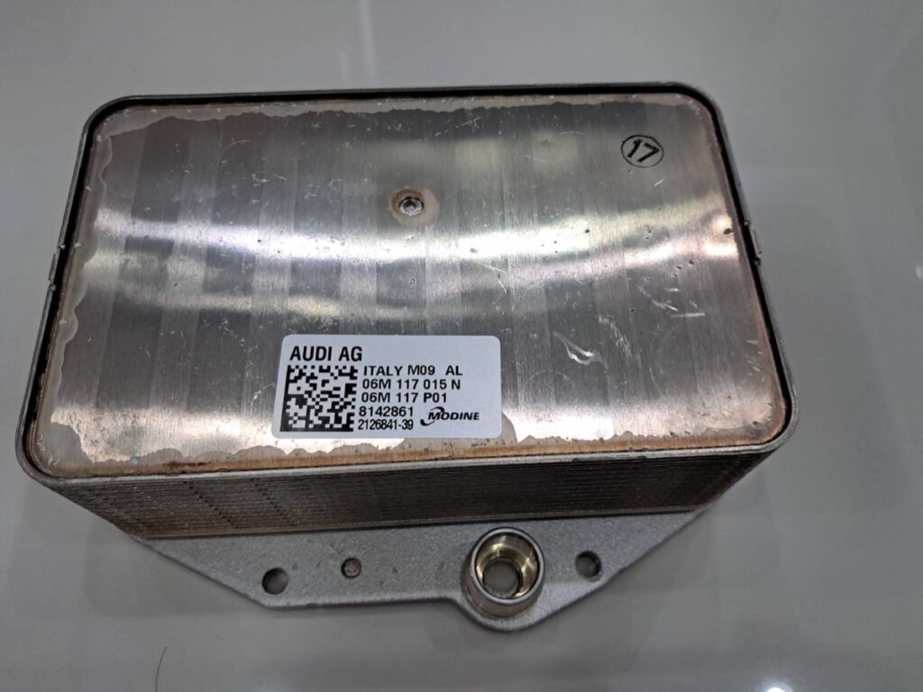ออยคูลเลอร์เครื่อง Porsche Cayenne E3 9Y, Panamera อะไหล่แท้ จาก MCR Autoparts