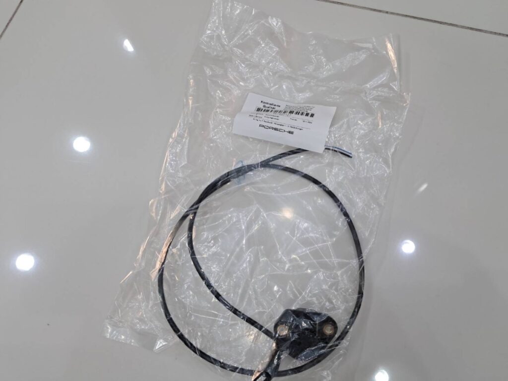 สายไฟสปอยเลอร์ Porsche Panamera 971 อะไหล่แท้ จาก MCR Autoparts