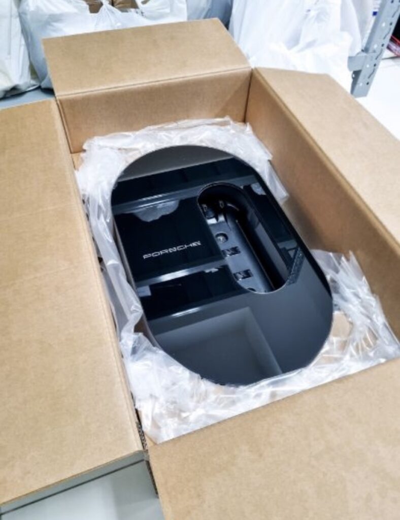 แท่นชาร์จ Porsche Cayenne E3 2024 model อะไหล่แท้ จาก MCR Autoparts