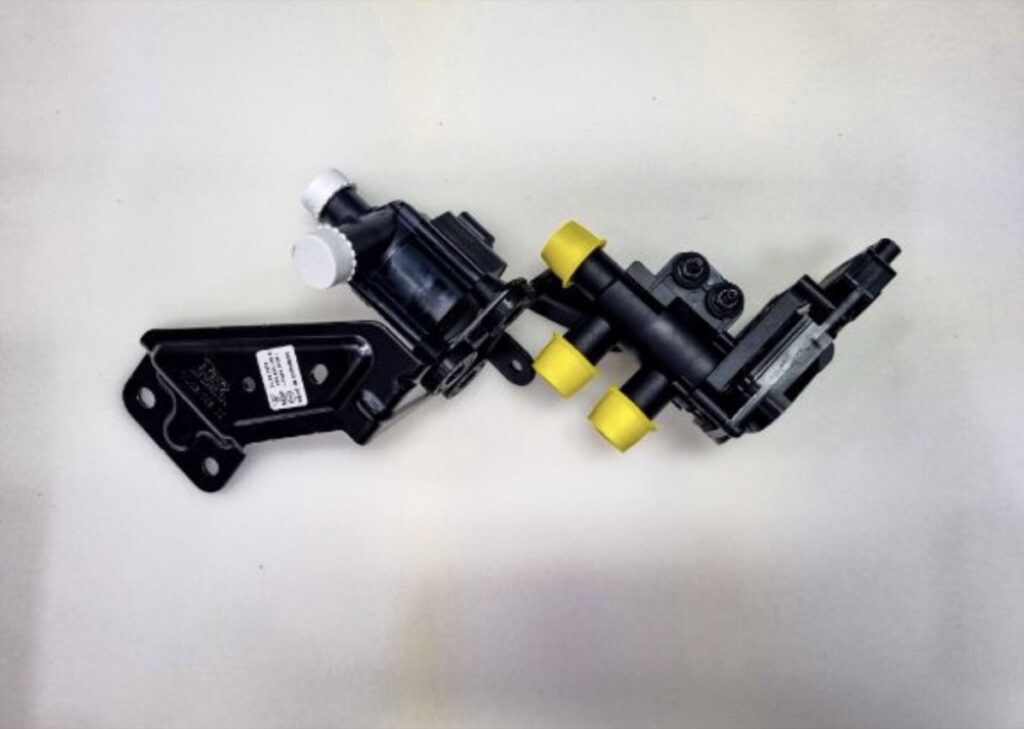ปั๊มน้ำฮีตเตอร์ Porsche Cayenne E3 2024 model อะไหล่แท้ จาก MCR Autoparts